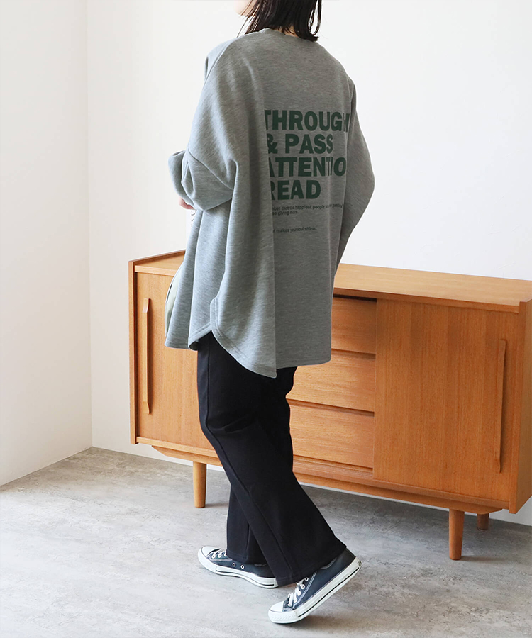 裏起毛前後ロゴゆったりプルオーバー