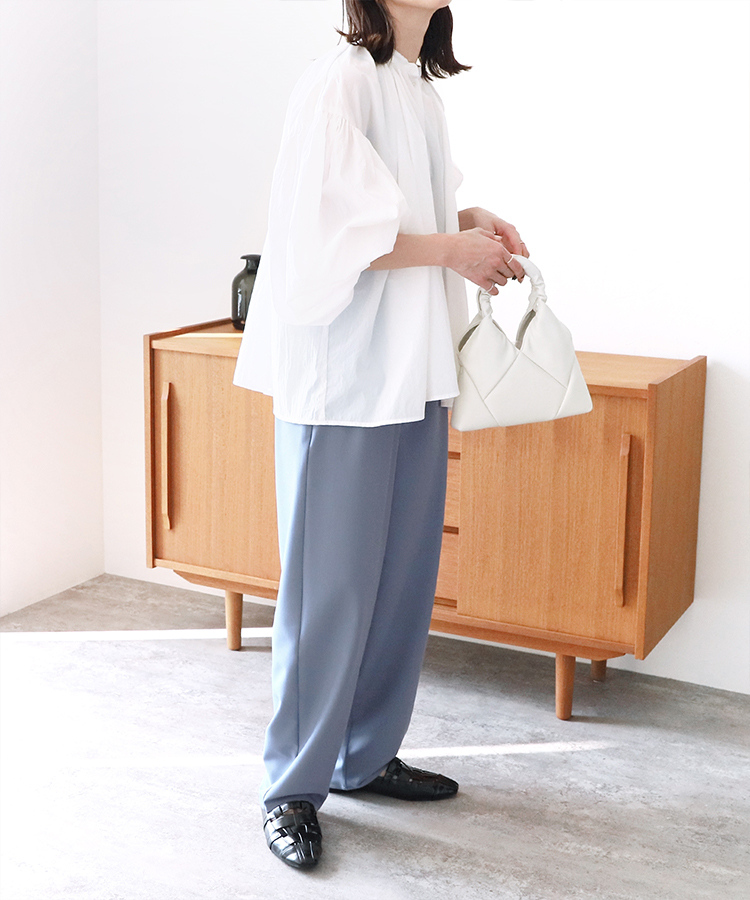 カーブタックパンツ