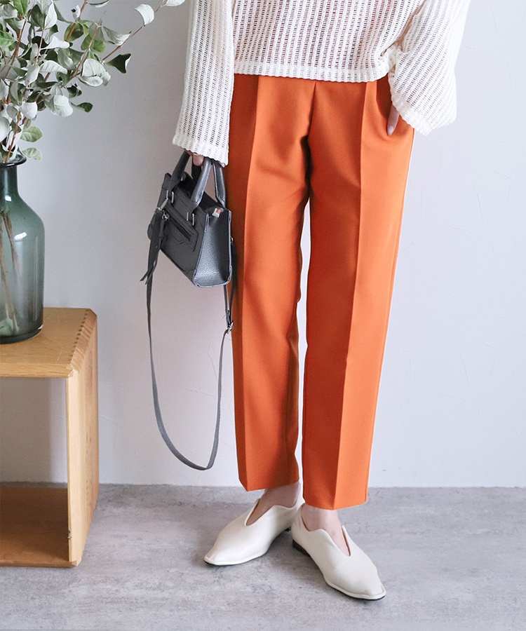 センタープレステーパードパンツ