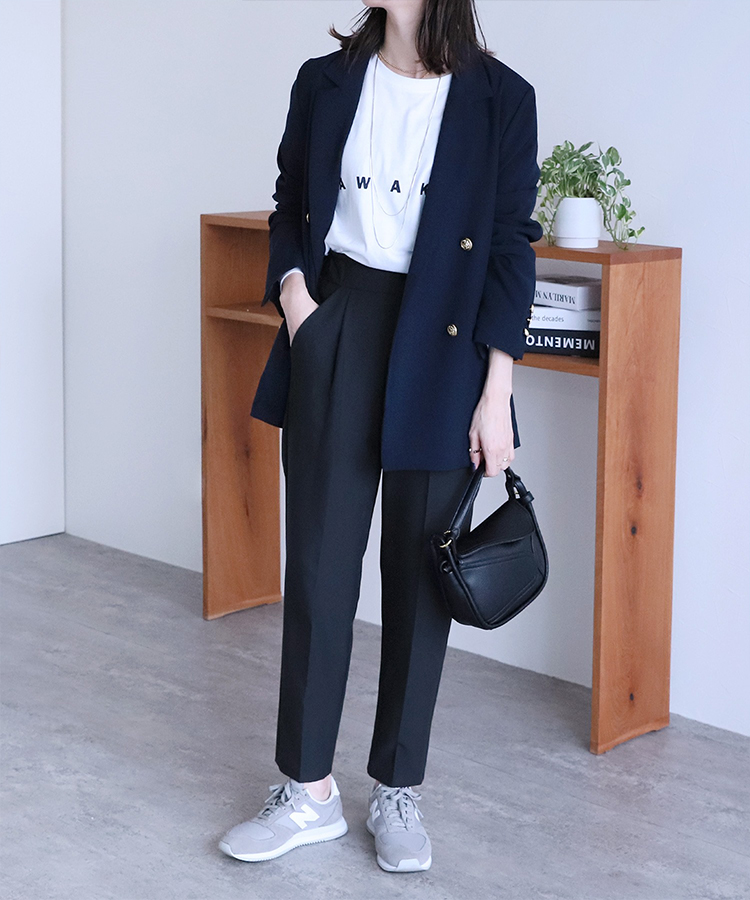 センタープレステーパードパンツ