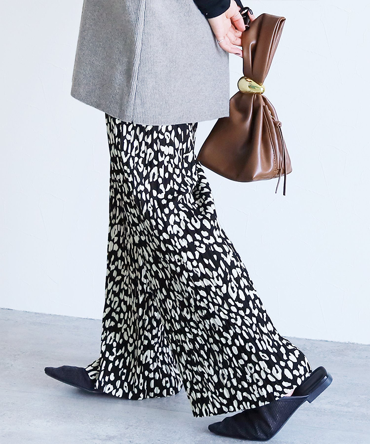 ランダムプリーツパンツ