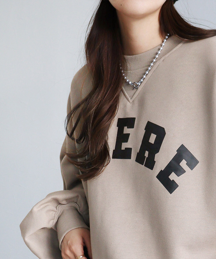 裏起毛ロゴプリントプルオーバー