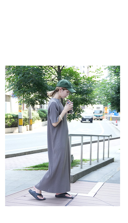 セルフカット半袖マキシプリーツワンピース