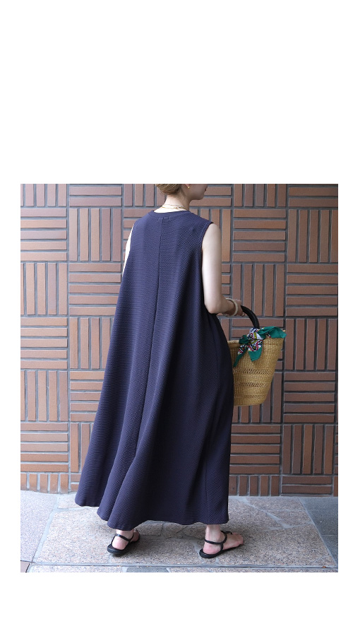 エンボス風Aラインワンピース